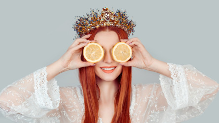 Vplyv vitamínu C na pleť: Prečo ho pleti dopĺňať pravidelne a ako?