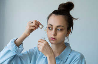 Kyselina kojová v kozmetike – aké má účinky a pre ktoré typy pleti je vhodná?