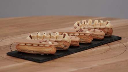 RECEPT: Karamelové éclairs z Pečie celé Slovensko