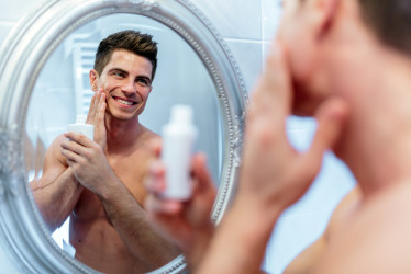 DIY: Bylinková voda po holení šetrná k pleti