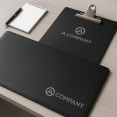Ako tlačiť personalizované písacie podložky na firemné darčeky a branding
