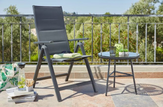 Užite si slnečné dni na balkóne: Tipy, ako ho zveľadiť