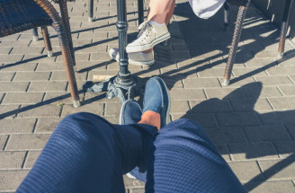 Letný pracovný štýl – aká obuv je vhodná do kancelárie?
