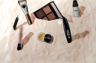 Najlepšia kozmetika na make-up a hlavné trendy roku 2025