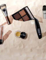 Najlepšia kozmetika na make-up a hlavné trendy roku 2025