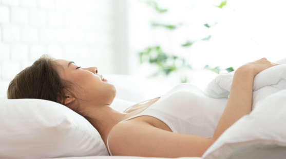 Nie je to znamenie, ale odkaz: Čo naozaj znamená, keď sa ti sníva o tej istej osobe?