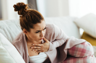 Únava po jedle, tlak v bruchu či nafukovanie? Nenápadné signály, že váš žlčník volá o pomoc