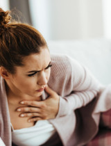 Únava po jedle, tlak v bruchu či nafukovanie? Nenápadné signály, že váš žlčník volá o pomoc