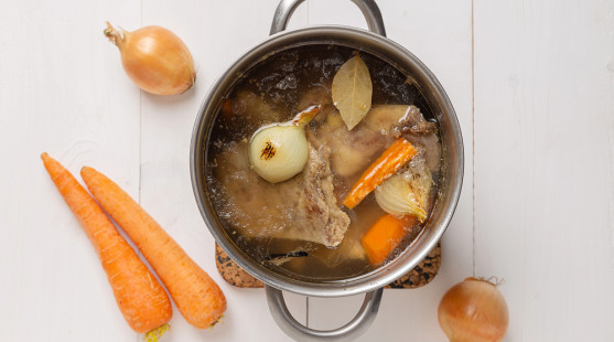 Tekuté zlato jesene: Veda potvrdzuje, že vývar spomaľuje stres aj zápal