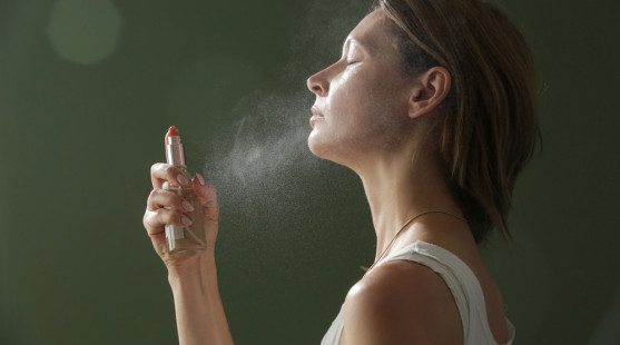 Nahradia tonikum aj parfum: 20 dôvodov, prečo sa bez hydrolátu už nezaobídeš