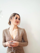 Oblečenie je nástroj, nie diktát a sebavedomie je dôležitejšie ako dokonalá dĺžka šiat