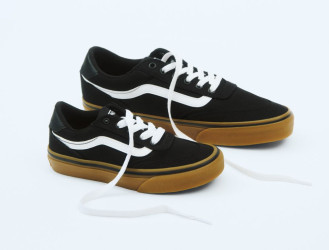 Módne pánske tenisky – perfektná obuv k ležérnym outfitom