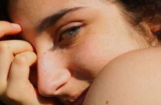 Prečo už dnes neriešime vrásky, ale kvalitu kože? Takto vyzerá skutočne zdravá pleť!