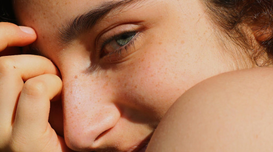 Prečo už dnes neriešime vrásky, ale kvalitu kože? Takto vyzerá skutočne zdravá pleť!