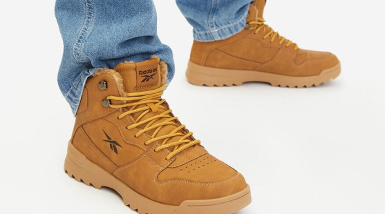 Preppy štýl je stále trendy! Aké pánske topánky dotvoria tento vzhľad?