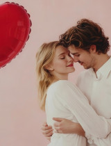 Sviatok svätého Valentína v roku 2026: Červené ruže a romantická večera sú minulosť!