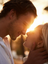 Ak robí TOTO, nepochybuj: 10 jasných znakov, že je do teba úplne blázon