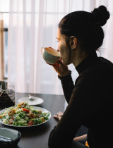 Čo je mindful eating? 5 návykov, ktoré môžu zmeniť spôsob, akým jete