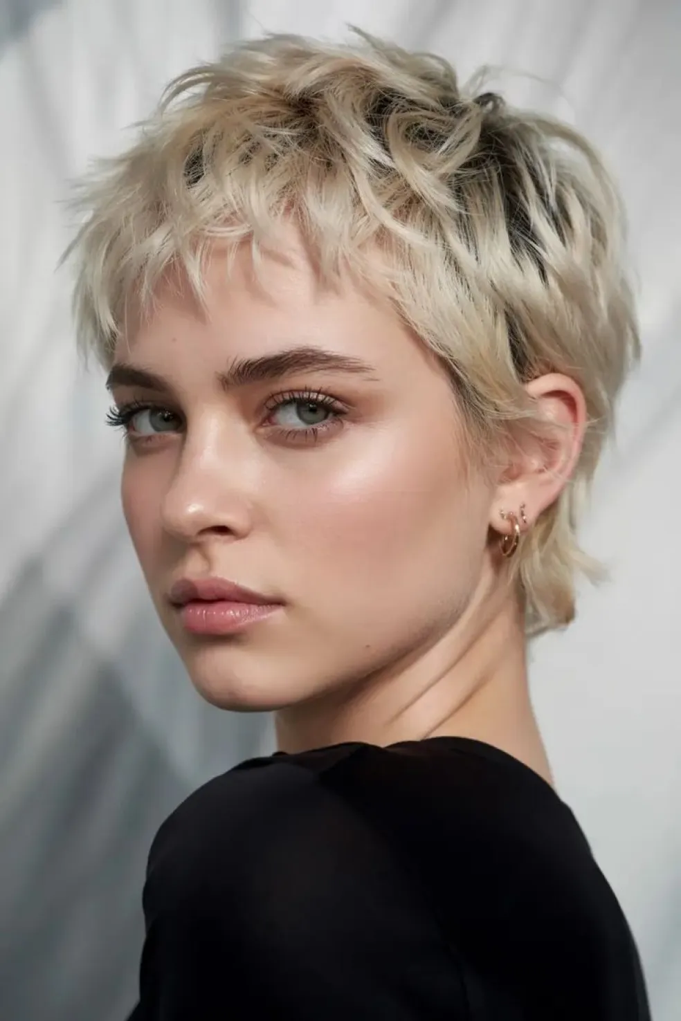 Pixie strih pre jemné vlasy s objemom na temene