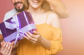 Darček (takmer) na každú príležitosť: Čo darovať partnerovi, keď vám dochádzajú nápady